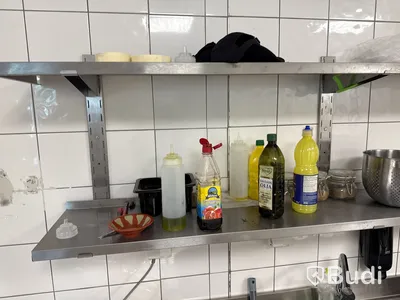 Diskbänk med blandare, hyllor m.m.