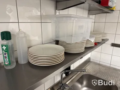 Diskbänk med blandare, hylla m.m.