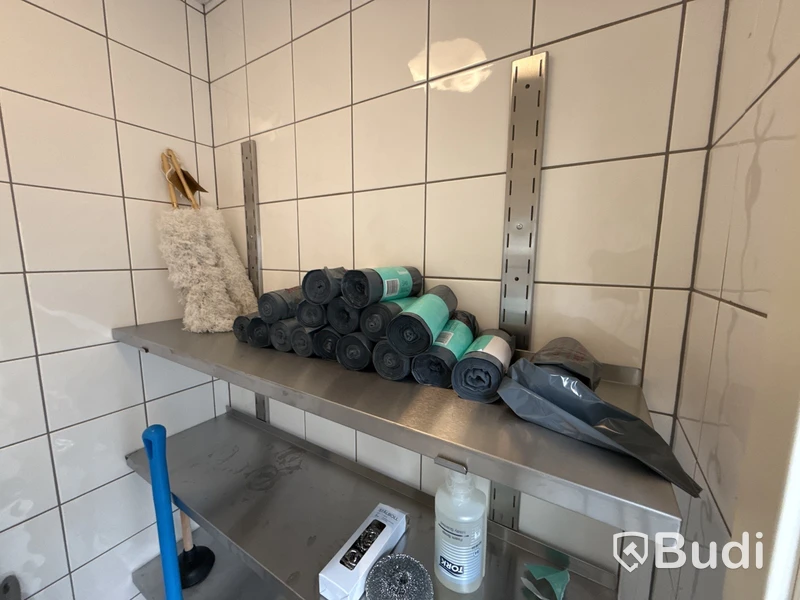 Rostfri hylla & städutrustning
