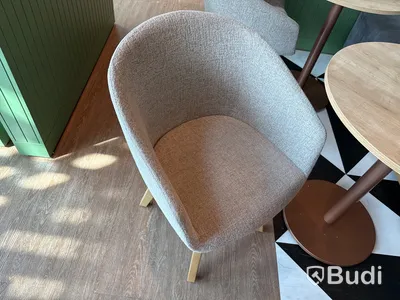 Soffor, fåtöljer, bord m.m.
