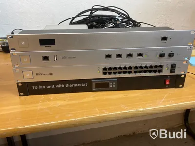 Serverarck, fläkt, switch m.m.