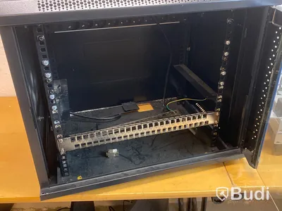 Serverarck, fläkt, switch m.m.