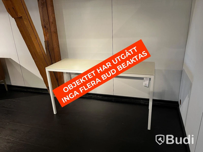 Skrivbord -DESALTO Helsinki Ordpris: 15.825 kr