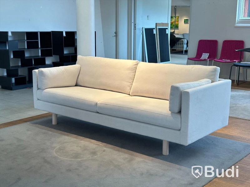 Soffa Søren Lund SL88, 3-sits m 2 dynor, 213 cm, Tyg Linara avtagbar klädsel. Ordpris 42.400 kr. Nyskick!