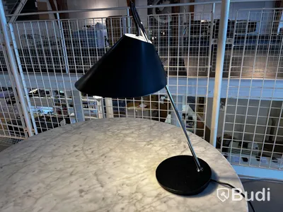 Bordslampa - Base Ghisa Ordpris: 16 500 kr