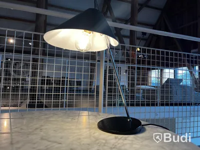 Bordslampa - Base Ghisa Ordpris: 16 500 kr