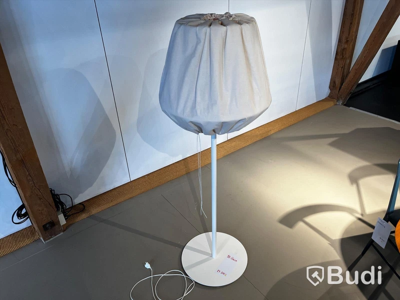 Golvlampa - B&B Italia Ordpris: 24.200 kr