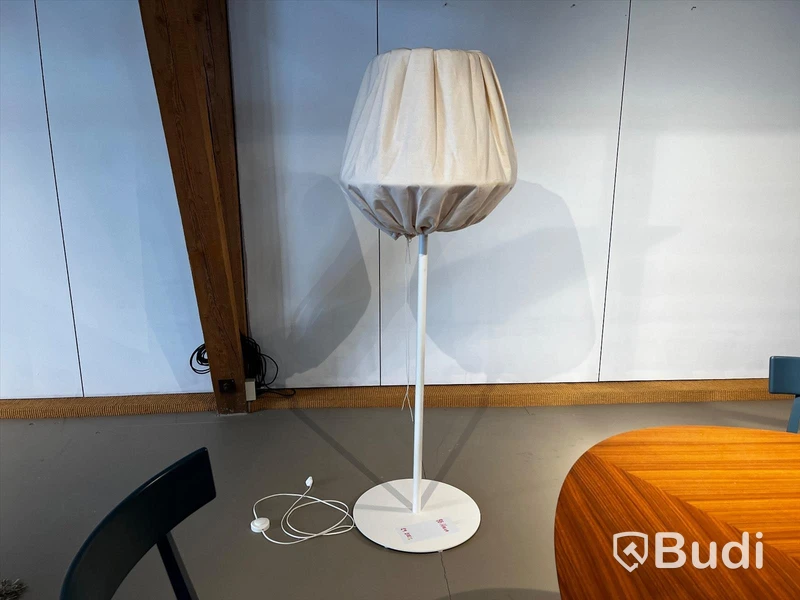 Golvlampa - B&B Italia Ordpris: 24.200 kr