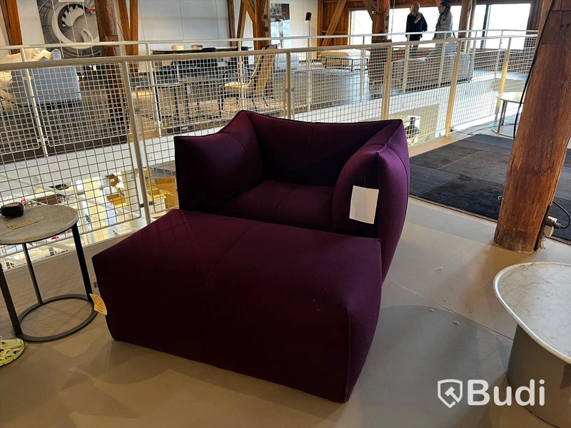 Fåtölj och pall - B&B Italia Le Bambole Ordpris: 49.300 kr