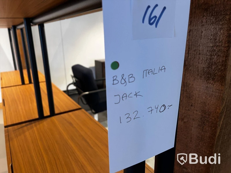 Hylla -B&B Italia Jack Ordpris: 132. 740 kr
