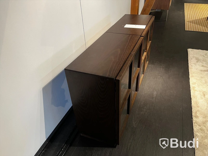 2 st Bokhyllor med sockel Ordpris: 24. 210 kr