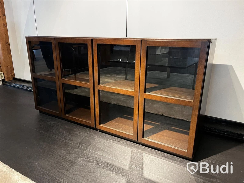 2 st Bokhyllor med sockel Ordpris: 24. 210 kr