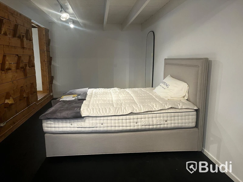 Säng - VISPRING Luxury beds och Gavel Helios Ordpris: 172 130 kr