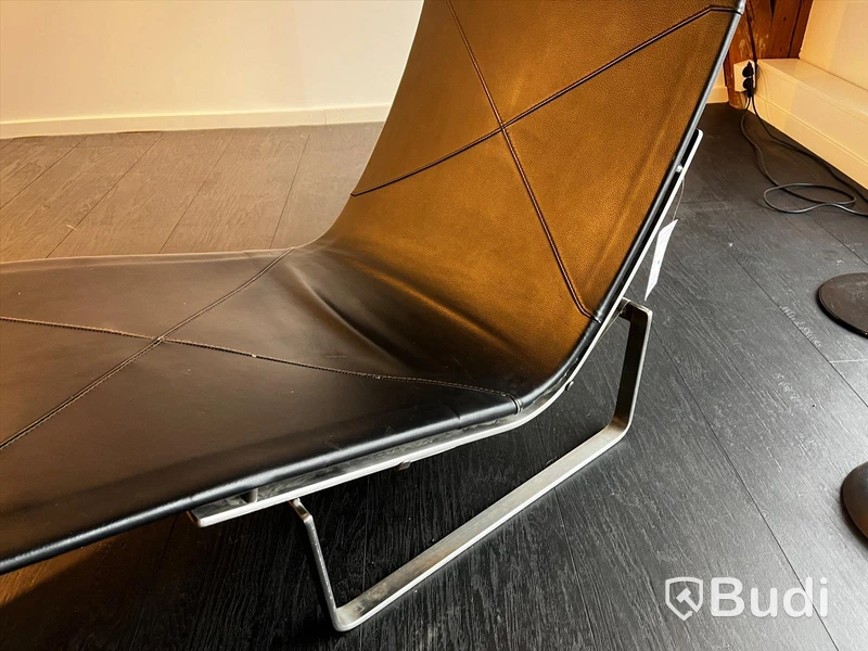 Chaiselounge - Fritz Hansen PK 24 Ordpris: 171.620 kr