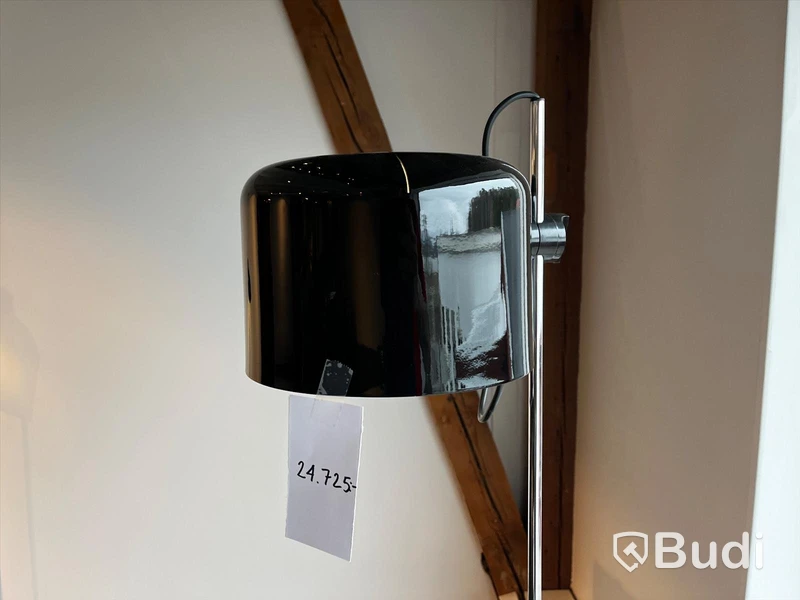Golvlampa - Oluce Ordpris: 24.725 kr