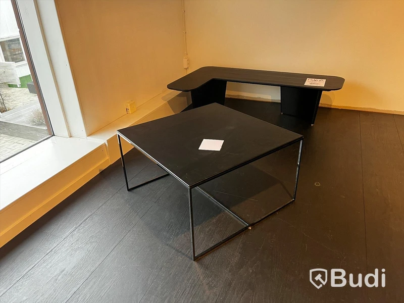 Bord i läder - Minotti Duchamp Ordpris: 28.250 kr