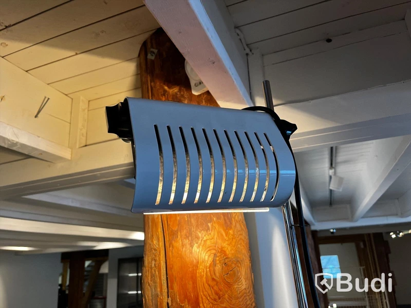 Golvlampa - Oluce Spider Ordpris: 15.300 kr
