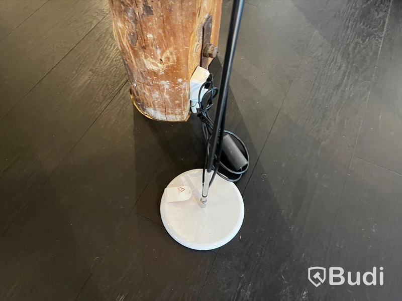Golvlampa - Oluce Spider Ordpris: 15.300 kr