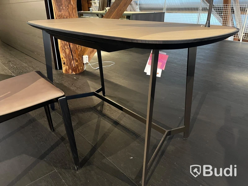 Skrivbord/Sminkbord -Poliform Ordpris: 64.390 kr