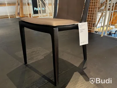 Stol -Poltrona Frau Isadora Ordpris: 24.280 kr