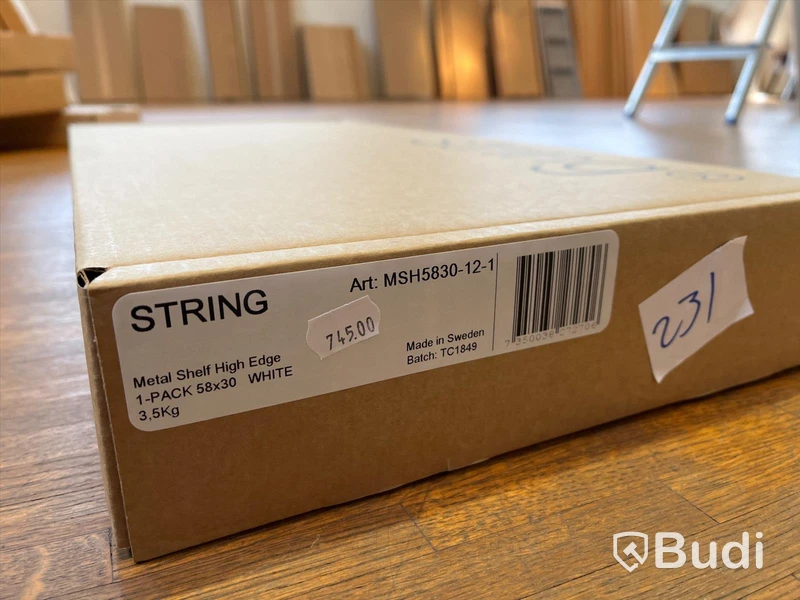 Metallhylla - STRING High Edge, Vit Ordpris: 745 kr