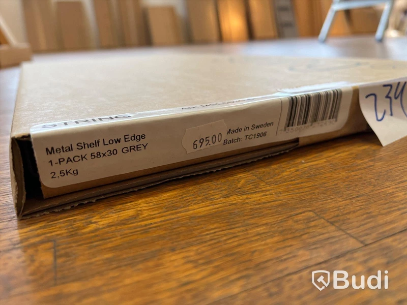 Metallhylla - STRING Low Edge, Grå Ordpris: 695 kr