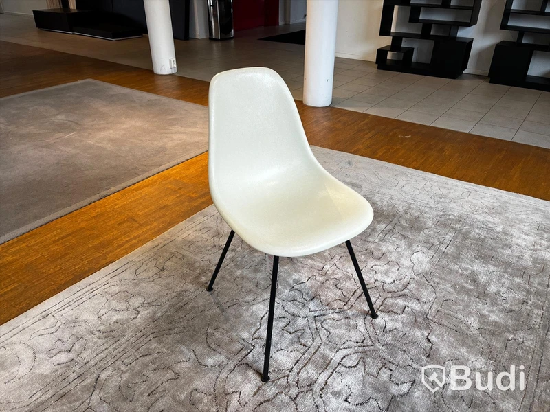 Stol - Vitra DSX Eames Fiberglass chair Ordpris: 5.790 kr