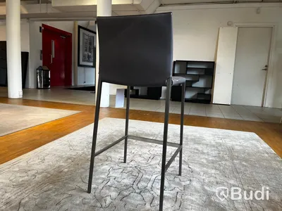 Barstol i stål och läder - Zanotta Lio 2291 Ordpris: 12.550 kr
