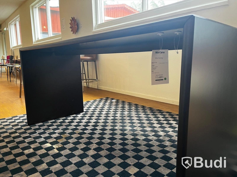 Skrivbord: Montana  Monterey Ordpris: 11.490 kr