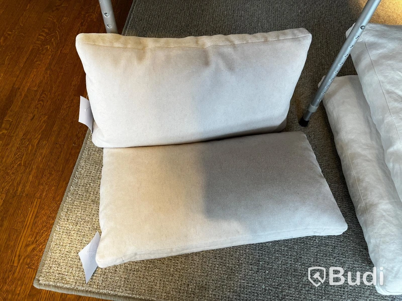 2 st Kuddar - B&B Italia Ordpris: 3.150 kr /st