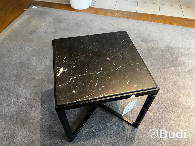 Bord - knoll Studio Ordpris: 18.300 kr