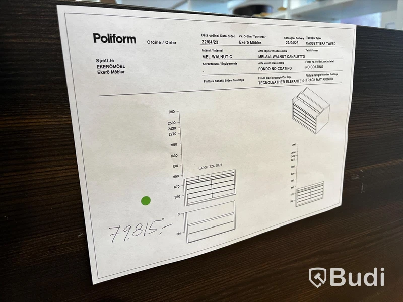 Förvaringsmöbel i Valnöt - Poliform Ordpris: 79. 815 kr