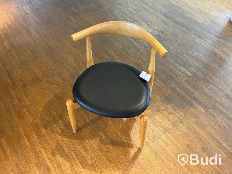 Stol i ek  - Carl Hansen Ordpris: 12.290 kr