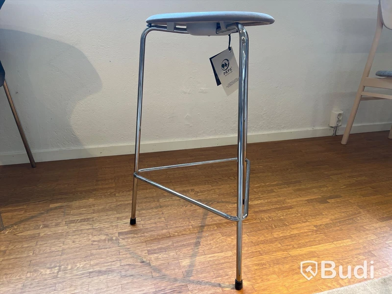 Pall - Fritz Hansen High Dot Ordpris: 4.425 kr
