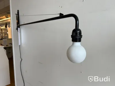 Vägglampa - Petite Potence Ordpris: 10. 100 kr