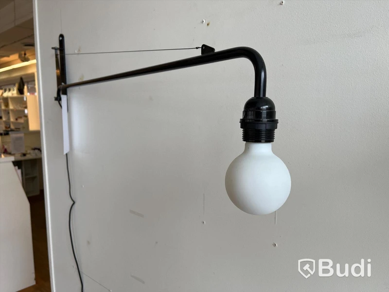Vägglampa - Petite Potence Ordpris: 10. 100 kr