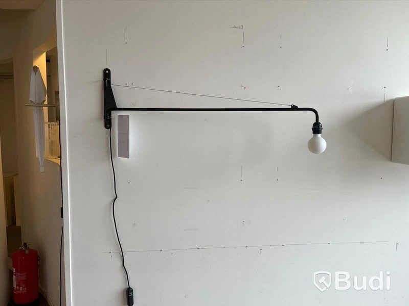 Vägglampa - Petite Potence Ordpris: 10. 100 kr