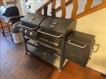 Kol-/gasolgrill med röklåda Burns & Barkles 