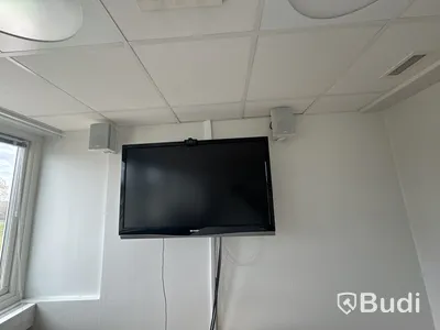 Konferensmöbler & 46 tums tv.
