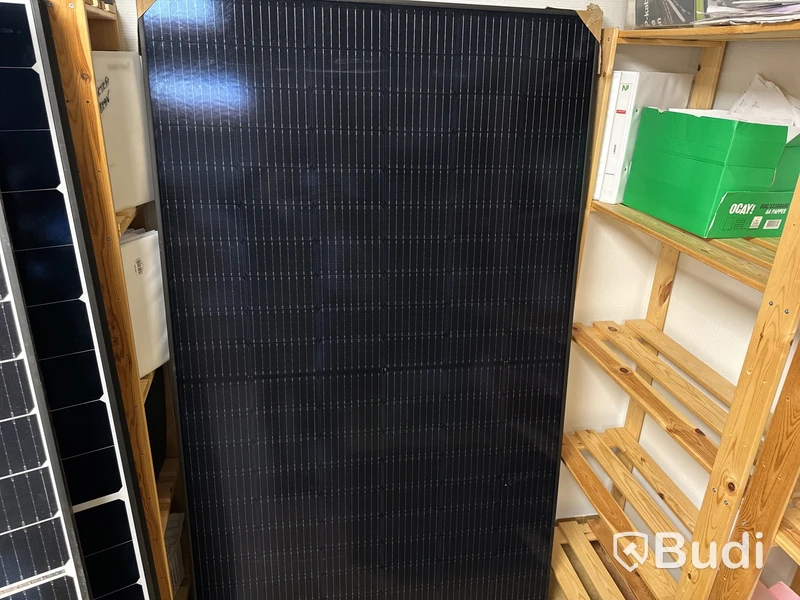 2 solcellspaneler Longi