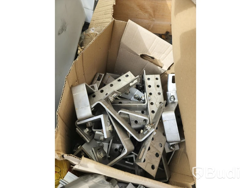 Div monteringsmaterial till solceller.