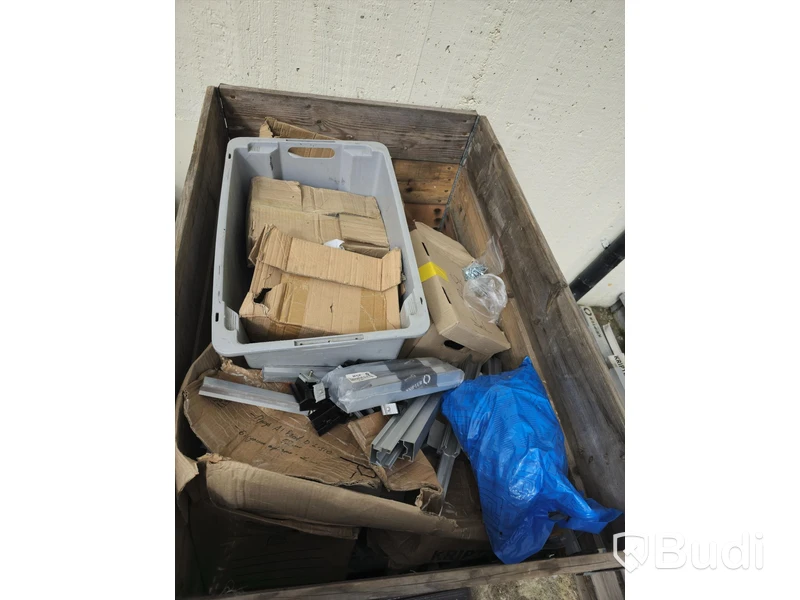 Div monteringsmaterial till solceller.