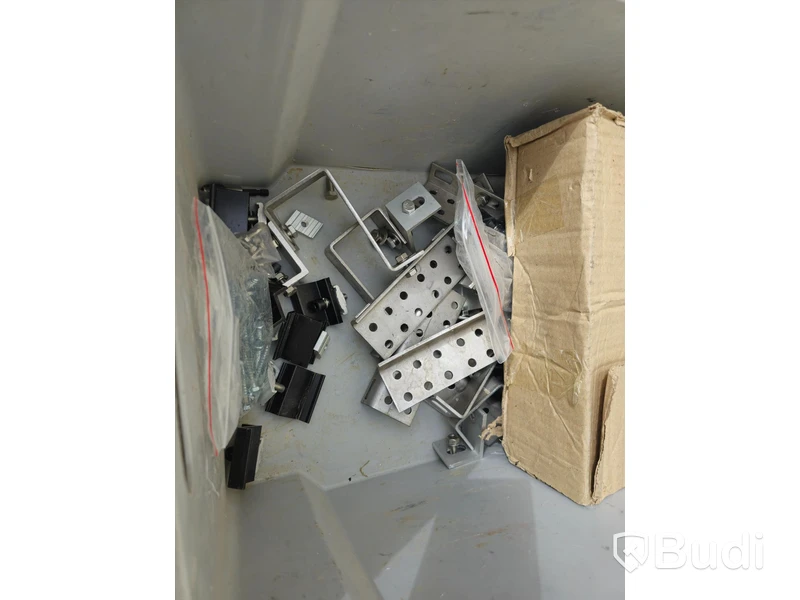 Div monteringsmaterial till solceller.