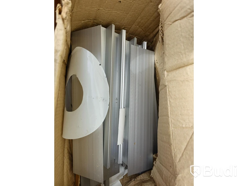 Div monteringsmaterial till solceller.