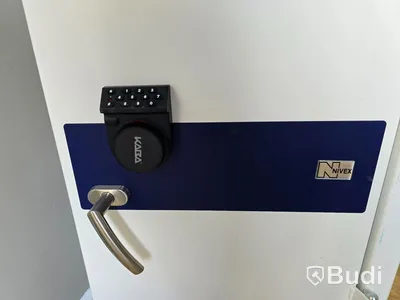 Kassa/serverskåp.