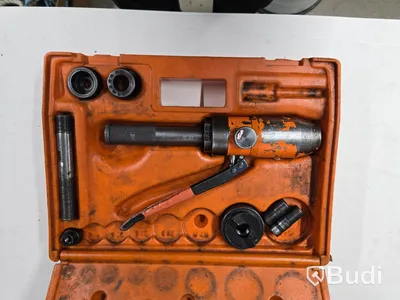 2 st. hydrauliska hålslagare.