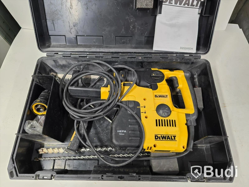 Slagborrmaskin DeWalt.