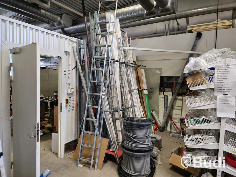Parti med installationsmaterial, mm.