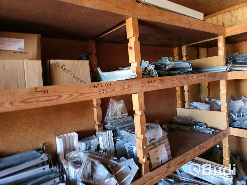 20 fots container med material.