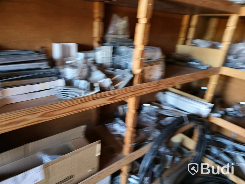 20 fots container med material.